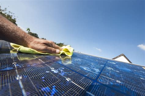 Nettoyage panneau solaire : ce qu'il faut savoir .